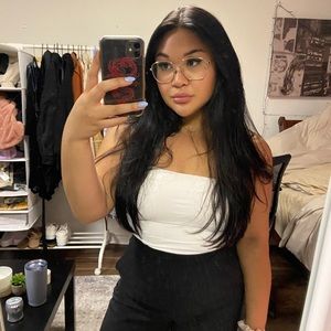 Meet your Posher, Claudia